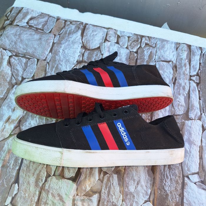 Adidas Neo nr 42,2/3