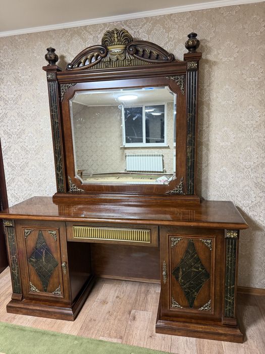Продам спальный гарнитур