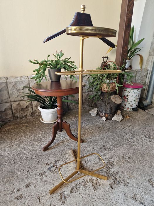 Прекрасна антикварна италианска бронзова закачалка