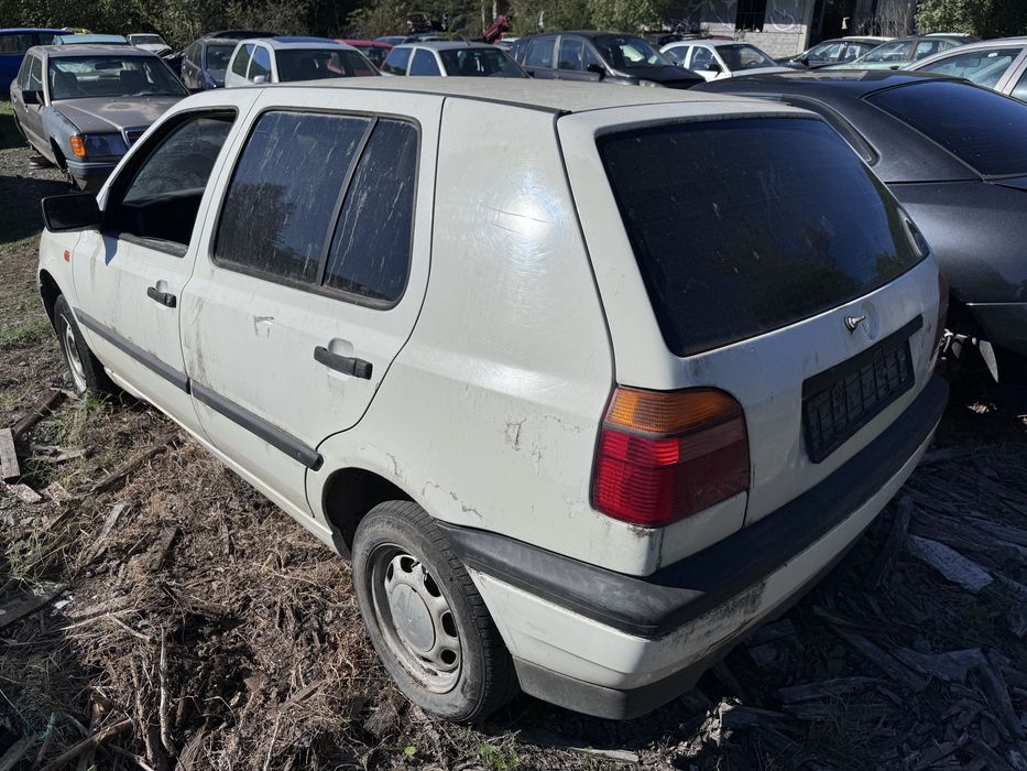 VW Golf 3 1.4 i 75hp 1995г На Части