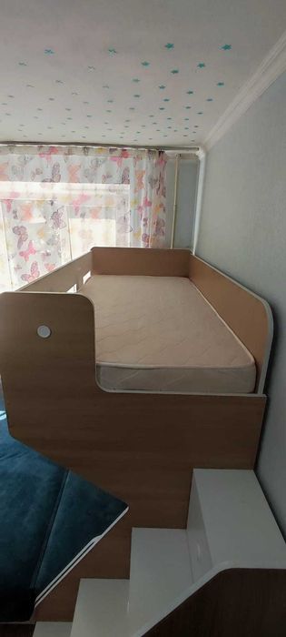 Продам двухъярусную кровать