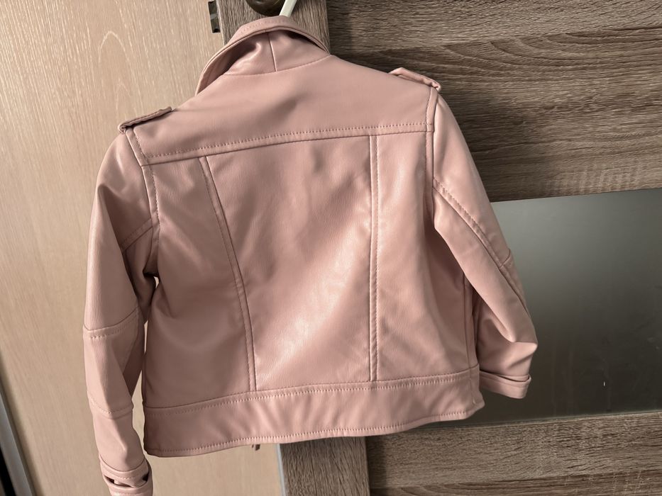 Продам куртку детскую