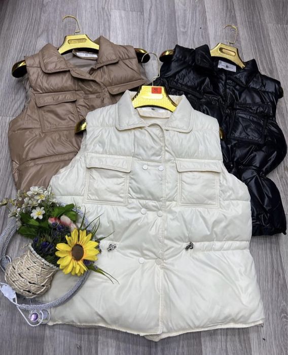 Безрукавка XL размер молочный цвет НОВЫЙ!