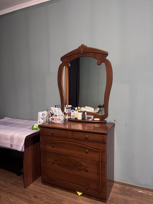 Продам спальный гарнитур