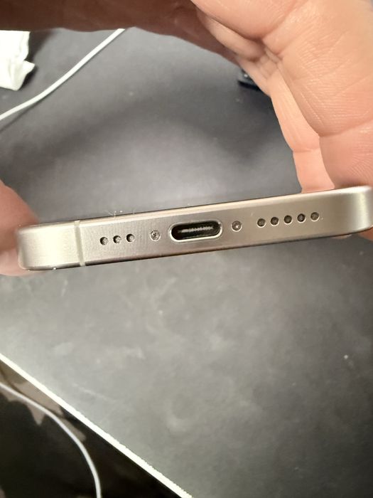 Iphone 15pro 128гб акб 87%