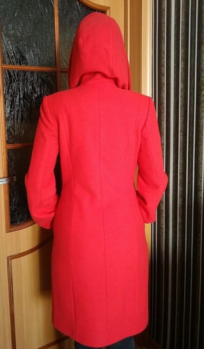 Продам пальто демисезонное