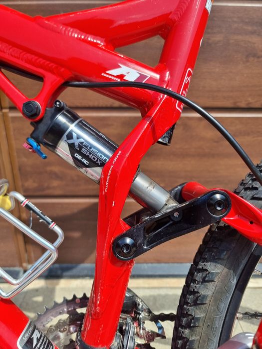 Bicicletă specialized full suspencion