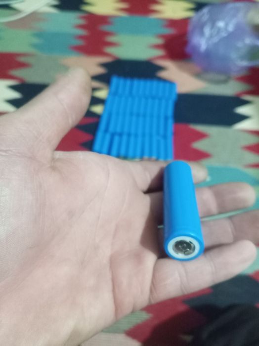 Продам батареики для фанарик 4 волт