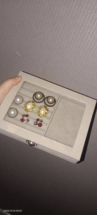 Продам серьги по низкой цене.