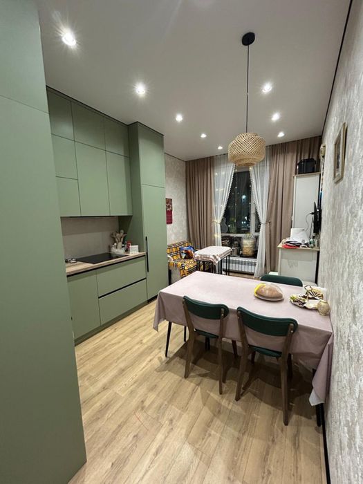 Стол обеденный кухонный