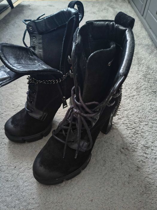 Botine cu șiret și fermoar Carinii