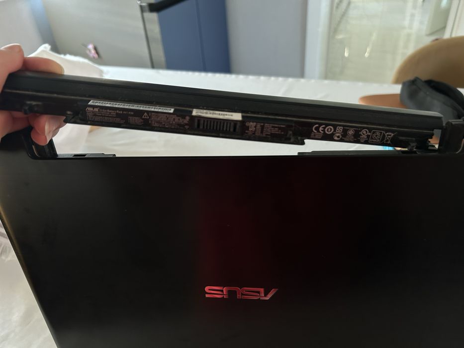 Ноутбук ASUS i7 / 8 ГБ / Windows 10