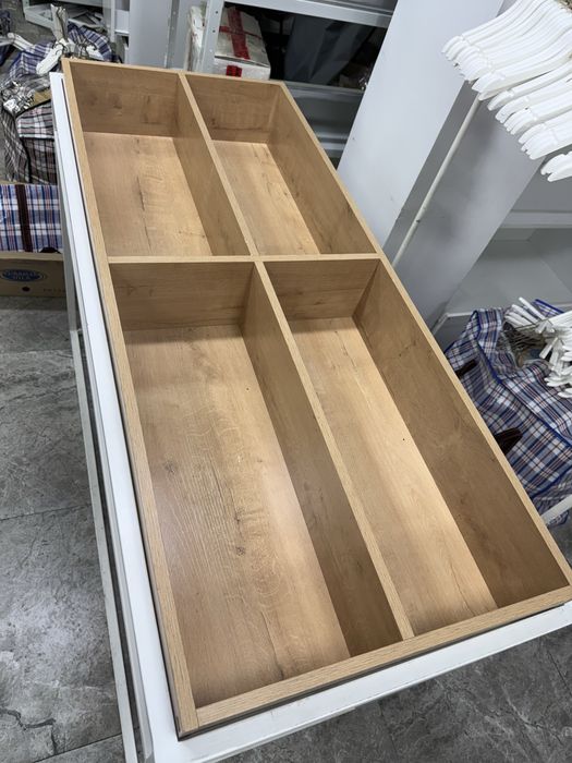 Стол для мелочей