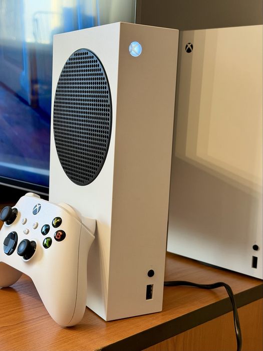 Xbox Series S 512gb ca nou cu toate cablurile