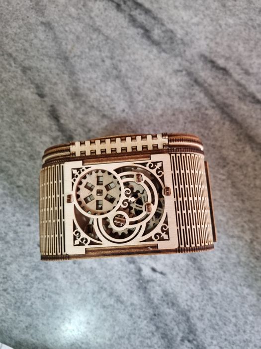 Шкатулка из фанеры механическая