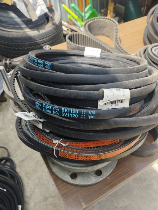 Vând diverse piese rămase la închiderea unei firme..