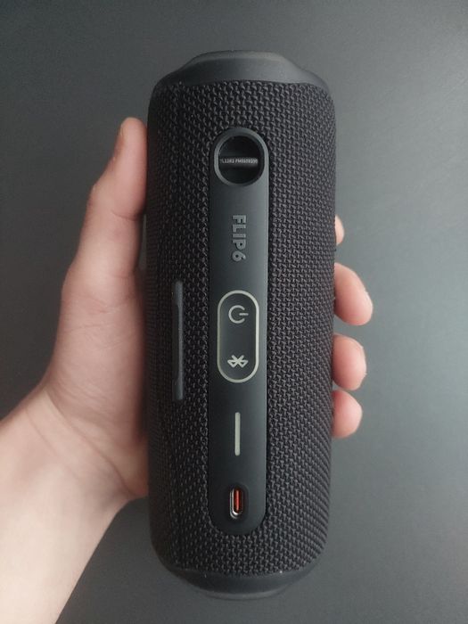 Vând boxă JBL Flip 6