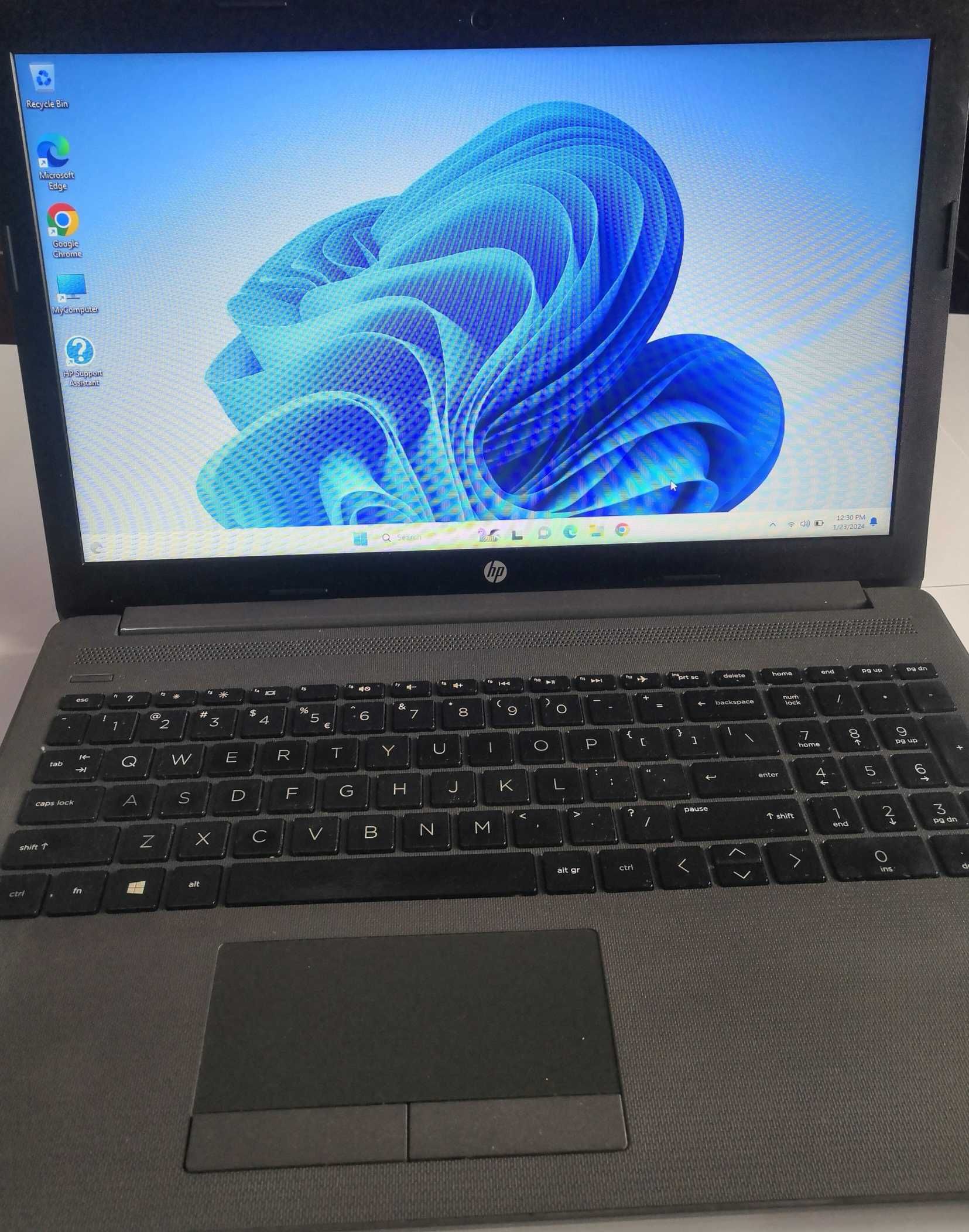 Laptop HP 250 G7 Intel Core i5, 1.60GHz, 8GB, 256GB SSD, Windows 11  Bucuresti Sectorul 5 • OLX.ro