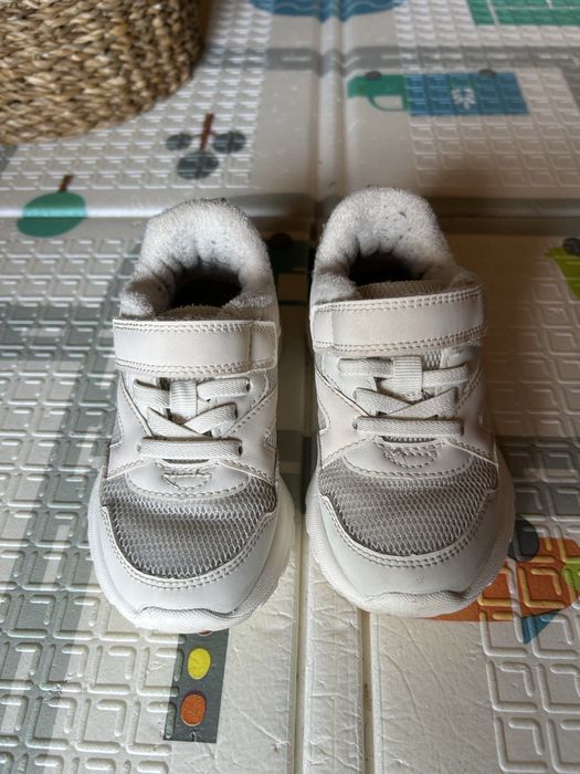 Детски бели кецове