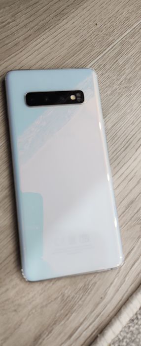 Продам Samsung S10 белый 128 Gb