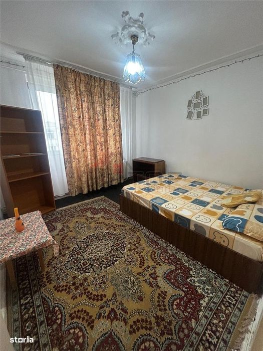 Alexandru - Piata Voievozilor, 3 camere decomandat 72mp, liber