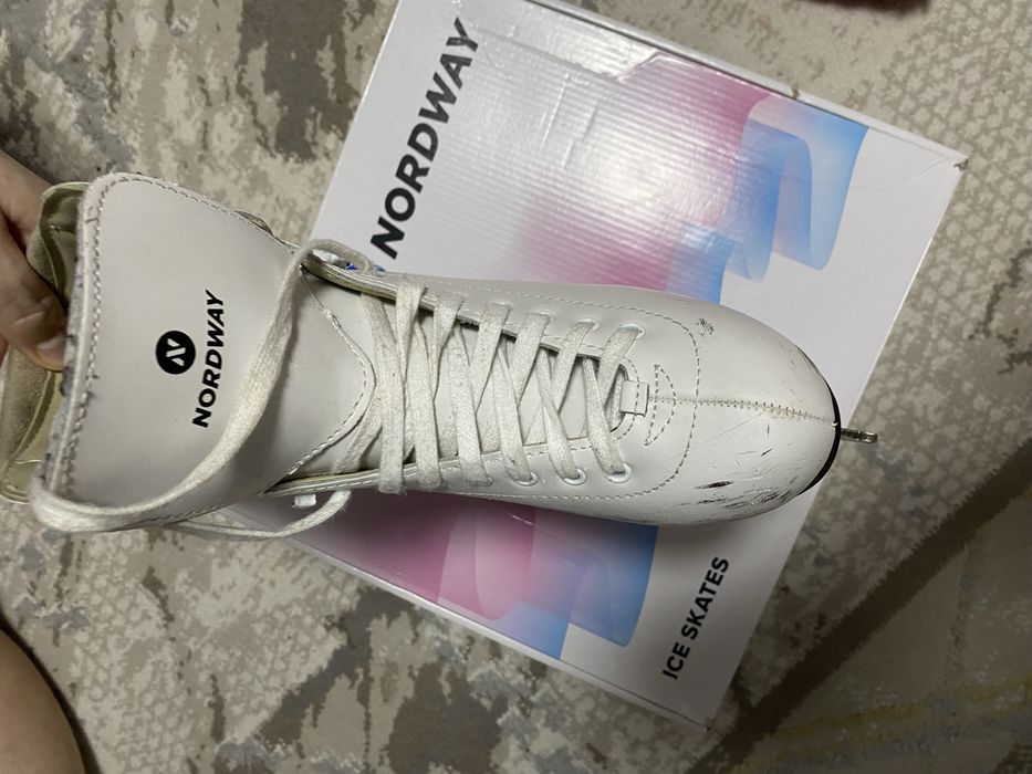 Фигурные коньки на девочку