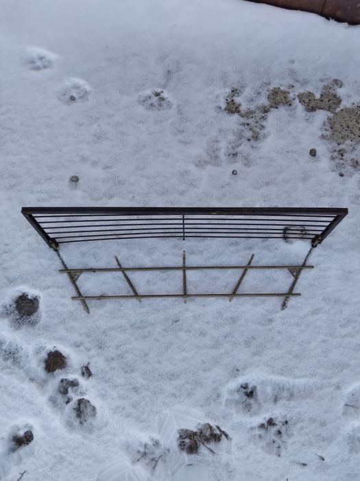 Настенная вешалка