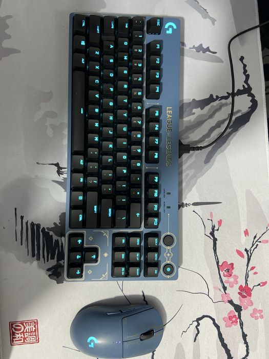 Logitech G PRO Wireless и игровая клава Logitech