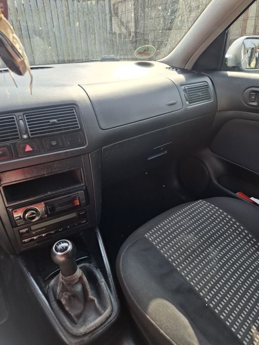 Vand Golf 4, 1,6 benzina