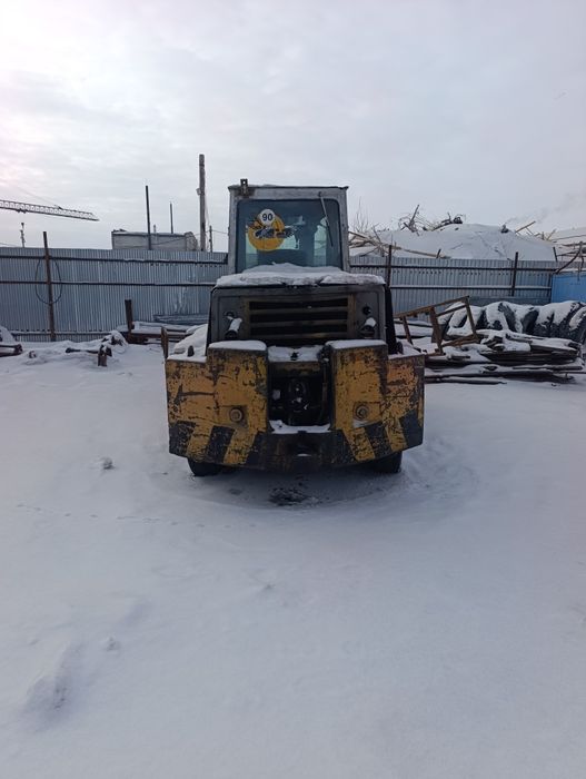 Вилочный погрузчик советский (кара)