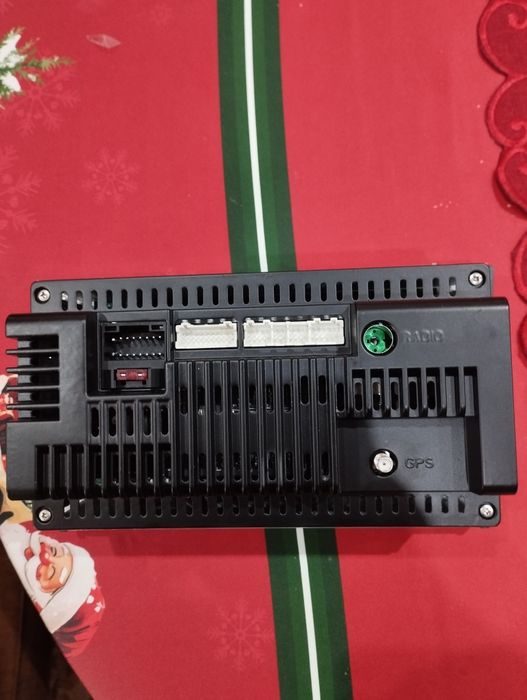 Продавам мултимедия за Опел