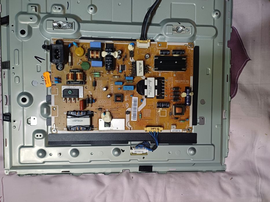Vând tv smart Samsung