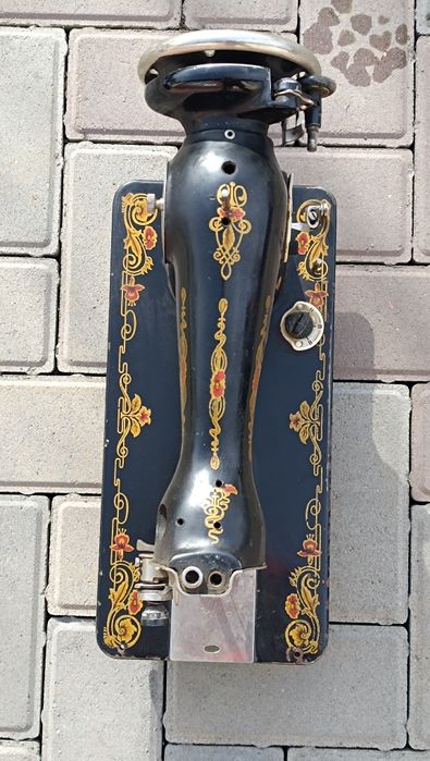 Швейная машинка. В рабочем состоянии