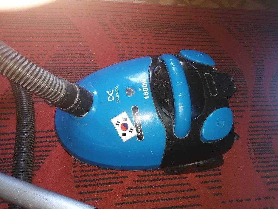 Пылесос Дэу 1600W бу