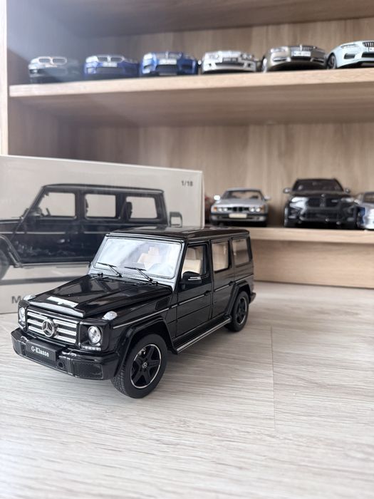 Колекционерски модел Mercedes-Benz G500 iscale 1/18