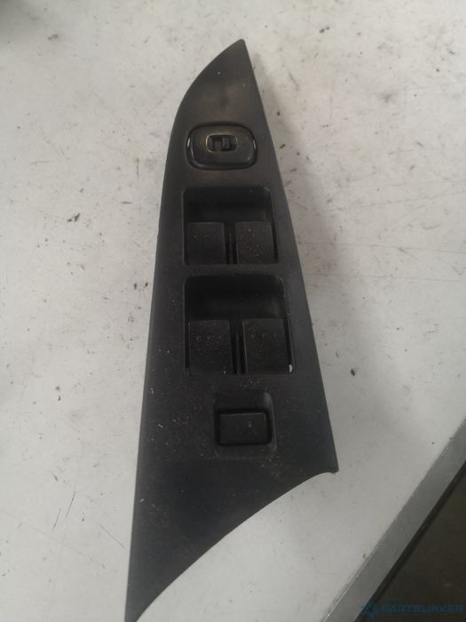 Butoane Geamuri Electrice Stanga Fata Mazda 3 2005> Oem 03123000