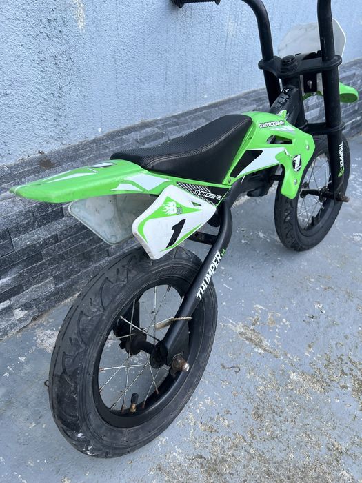 Bicicleta echilibru tip moto
