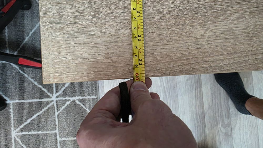 Стол в хорошем состоянии