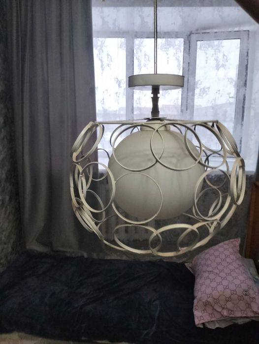 Люстра для прихожей