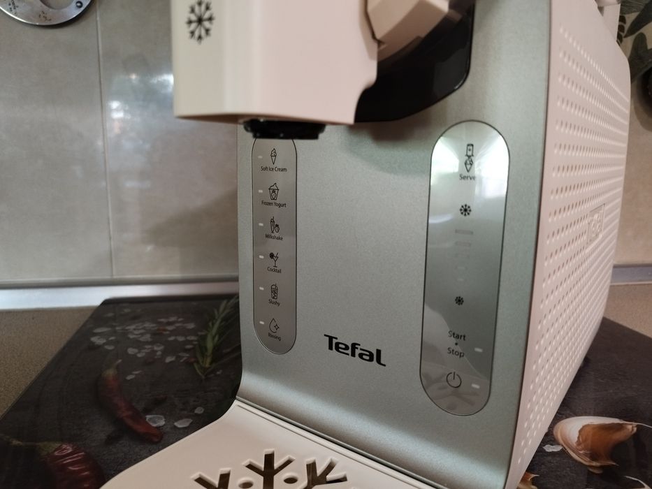 Машина за сладолед Tefal Freezi