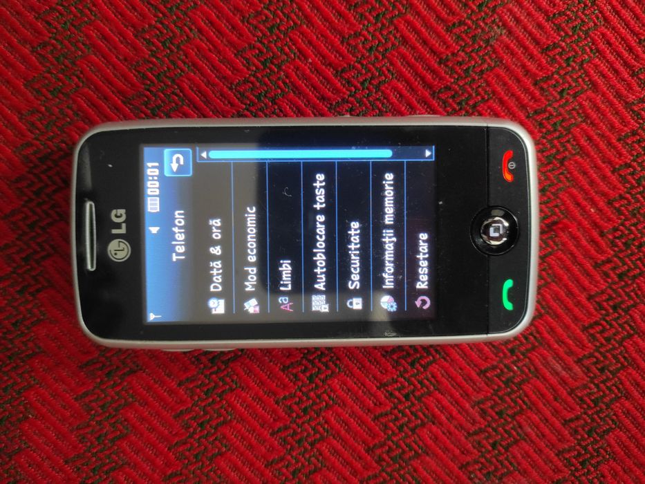 Telefon LG cu touchscreen și cameră, carcasa aluminiu