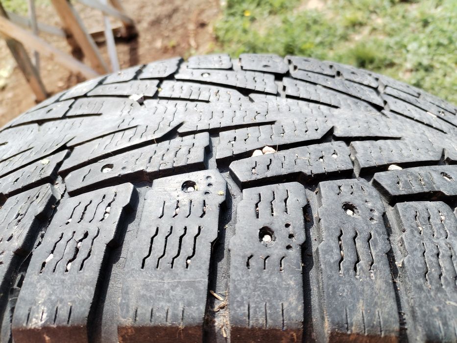 Продам резину 285/60/18