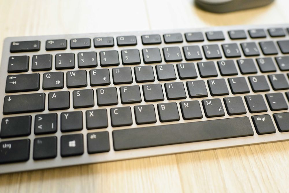 Kit tastatura + mouse wireless Dell Premier KM7321W, 2.4GHz&Bluetooth