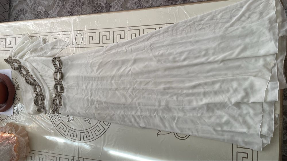 Платья женские вечерние