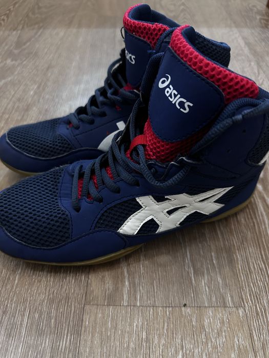 Продам боксеры asics