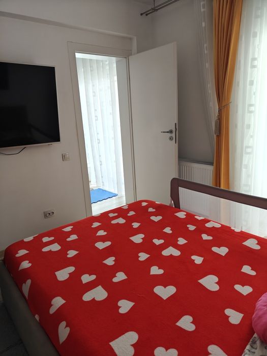 Apartament 2 camere, modern, loc de parcare privat, Craiovita noua.