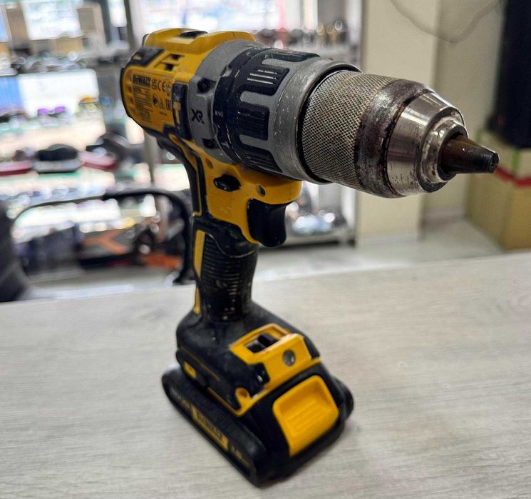 Ударен винтоверт DEWALT DCD796
