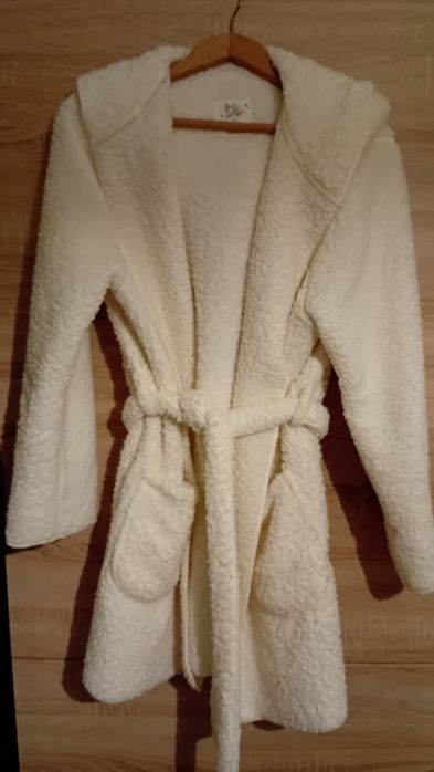 Бял топъл зимен халат