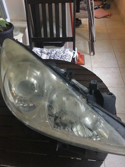 автомобил Пежо 307