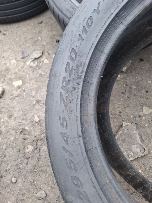 Vand 2 anvelope 295 45 20 pireli de vara ca noi